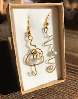 Orecchini in ottone (monachelle bagnate nell'oro) con labradorite