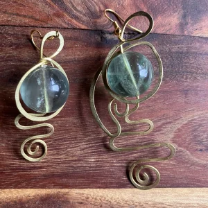 Orecchini in ottone con fluorite