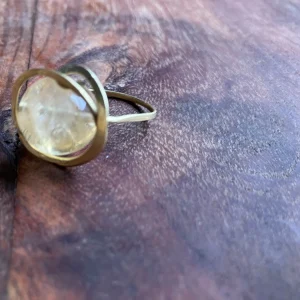 Anello artigianale con quarzo citrino