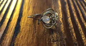 Anello in ottone con labradorite